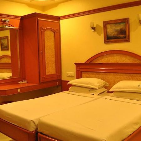 Hotel Sathyam Tiruchirappalli Exterior photo